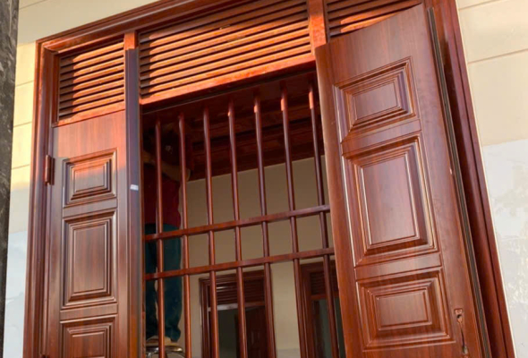 Cửa thép vân gỗ có bền không?